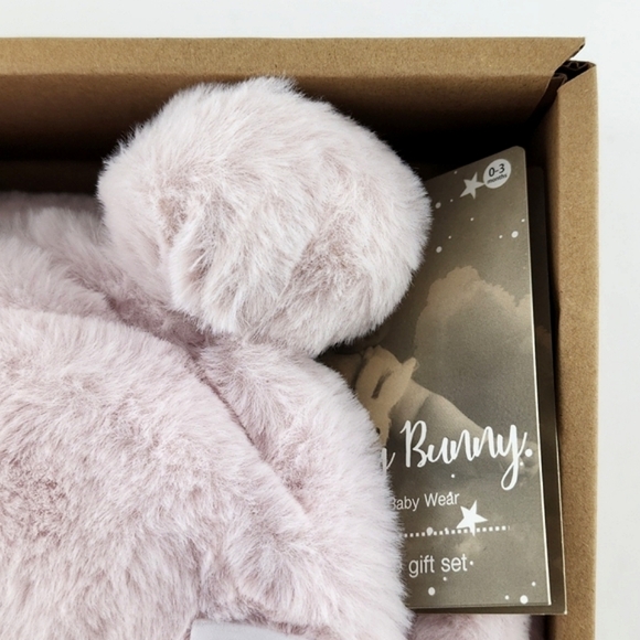 Sleepy Bunny Comfy Pink Baby Wear Super Plush 4pc Gift Set Beanie Boots Blanket - Picture 5 of 11